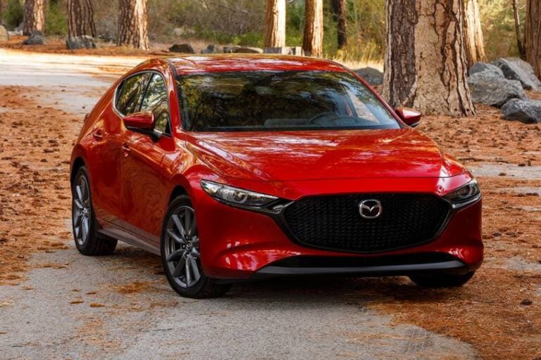 ¿Cuáles son los autos nuevos más seguros para los jóvenes que desean su primer coche ?
