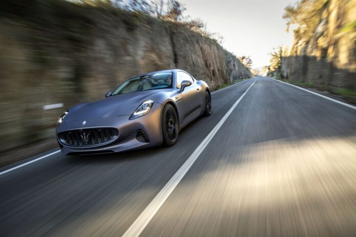 21150-MaseratiGranTurismoFolgoreCopperGlance.jpg