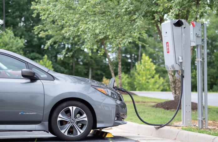 FermataEnergybidirectionalchargerandNissanLEAF.jpg